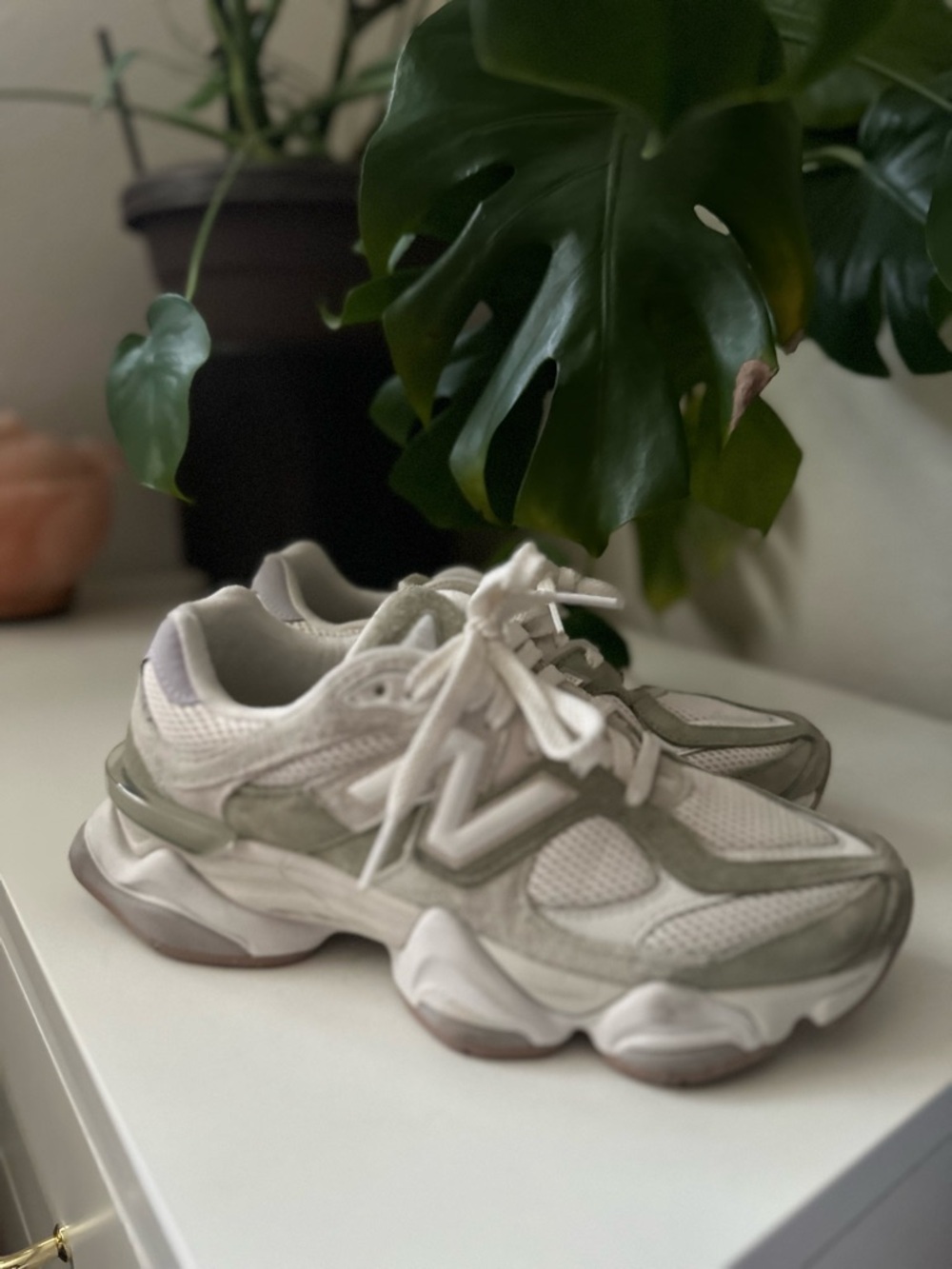 New Balance Women’s Sneakers in White and Light Olive